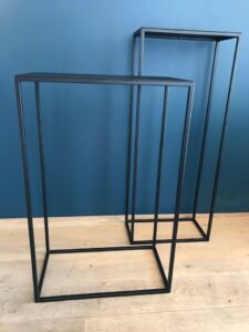 Socles métalliques de présentation