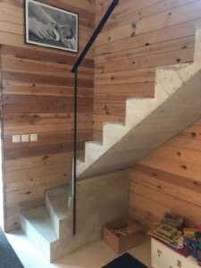 Rampe d'escalier sur mesure pour cabinet de kinésithérapie