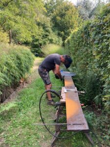 Bordures-métalliques-Corten-pour-un-potager-Sur mesure-HC221