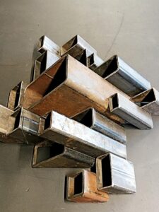 Sculpture look at the Sky