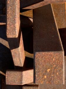 Sculpture métallique Over and Over